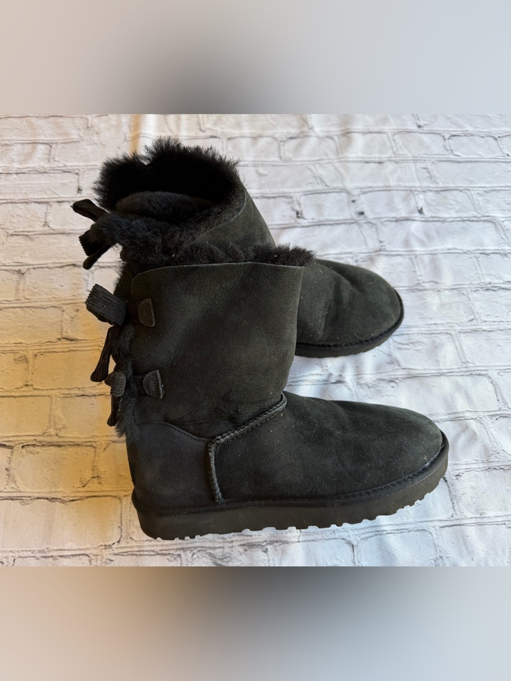 UGG Bailey Bow Boots Black Double Bows Size
9 EU 40 Cozy Comfort Winter